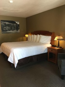 Silver Moon Inn
