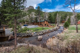 The 4 Seasons Inn
