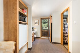 The 4 Seasons Inn