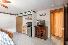 The 4 Seasons Inn