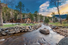 The 4 Seasons Inn