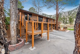 The 4 Seasons Inn