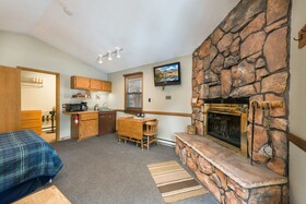 The 4 Seasons Inn