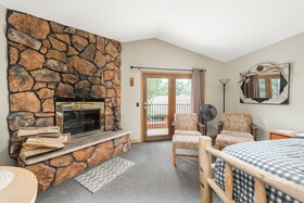 The 4 Seasons Inn