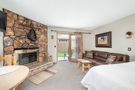 The 4 Seasons Inn