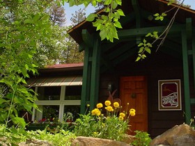 Highland Haven Creekside Inn