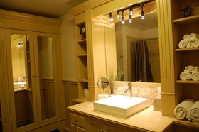 Highland Haven Creekside Inn