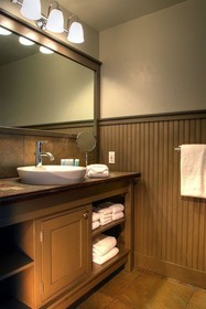 Highland Haven Creekside Inn