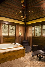 Highland Haven Creekside Inn