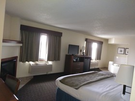 AmericInn by Wyndham Windsor Ft. Collins