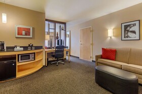 Cambria Suites Fort Collins