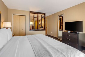 Cambria Suites Fort Collins