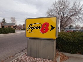 Super 8 by Wyndham Windsor