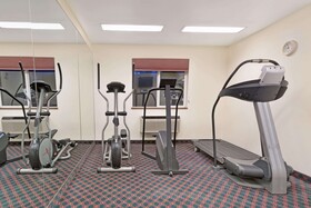 Super 8 by Wyndham Windsor
