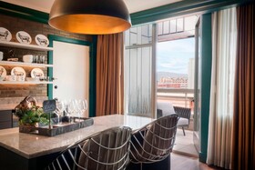 The Elizabeth Hotel