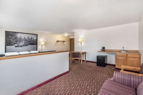 Super 8 by Wyndham Fountain
