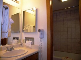 Foxpine Inn