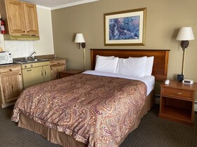 Snowshoe Motel