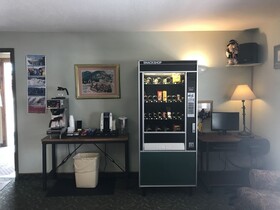 Snowshoe Motel