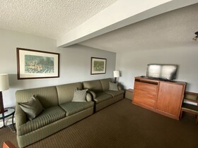 Snowshoe Motel