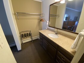 Snowshoe Motel