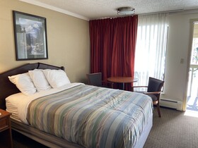 Snowshoe Motel