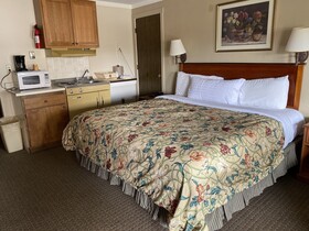 Snowshoe Motel