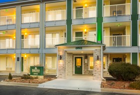 HomeTowne Studios Denver - Glendale/ Cherry Creek