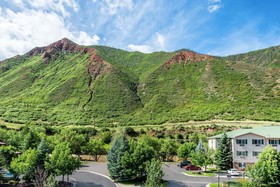 Comfort Inn & Suites Glenwood Springs On The River