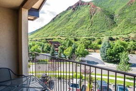 Comfort Inn & Suites Glenwood Springs On The River
