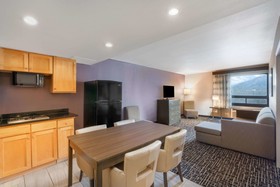 La Quinta Inn & Suites by Wyndham Glenwood