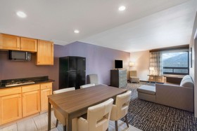 La Quinta Inn & Suites by Wyndham Glenwood