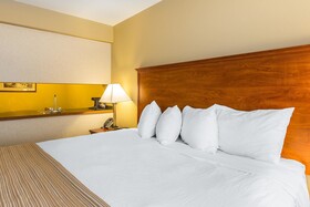 Quality Inn & Suites on the River