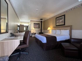 Silver Spruce Motel