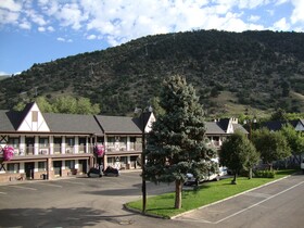 Silver Spruce Motel