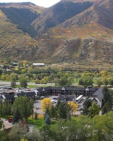 Silver Spruce Motel