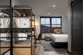 Eddy Taproom And Hotel
