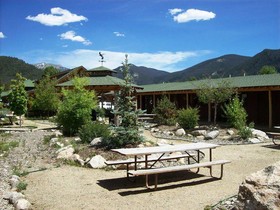 Western Riviera Lakeside Lodging & Events