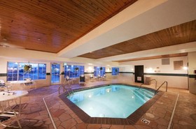 Country Inn & Suites by Radisson, Greeley, CO