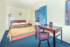 Super 8 by Wyndham Greeley