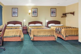 Super 8 by Wyndham Greeley