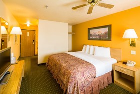 Alpine Inn & Suites