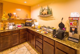 Alpine Inn & Suites