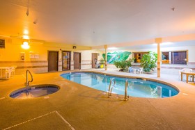 Alpine Inn & Suites