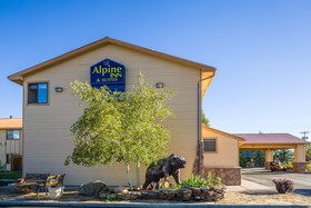 Alpine Inn & Suites