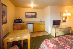 Alpine Inn & Suites