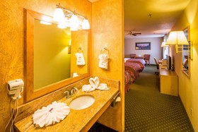 Alpine Inn & Suites