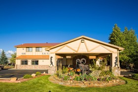 Alpine Inn & Suites