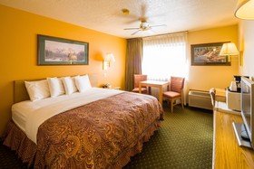 Alpine Inn & Suites