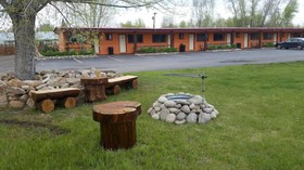 Long Holiday Motel